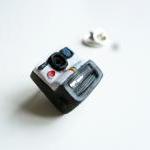 Polaroid 1000 Vintage-style Camera Pin Brooch